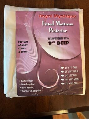 Mystique Boutique White Fitted Mattress Protector Twin XL brand new - unused